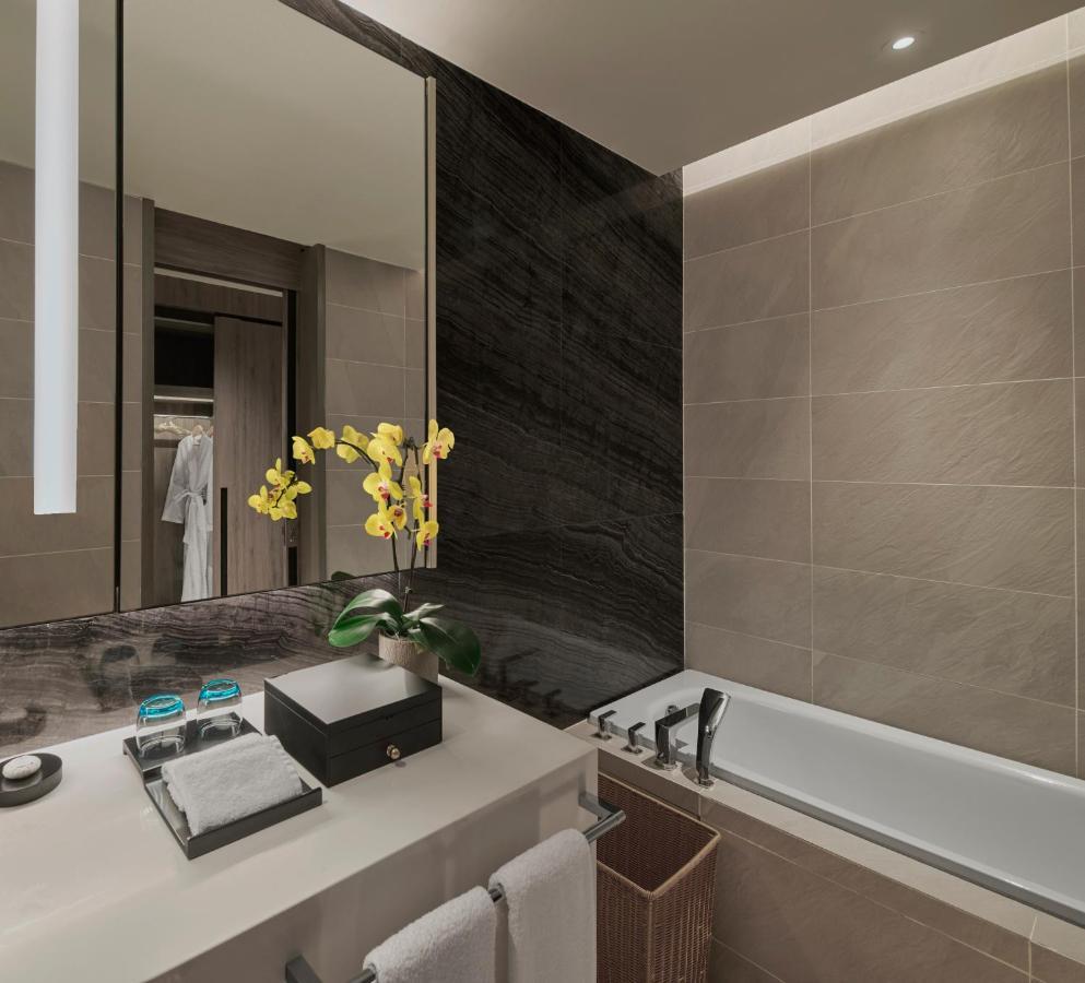 Pan Pacific Serviced Suites Kuala Lumpur Eksteriør bilde Bathroom
